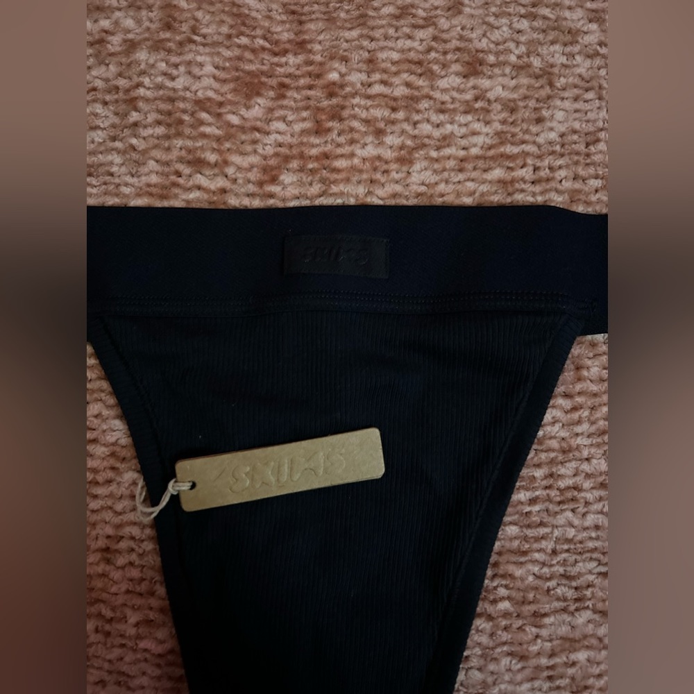 SKIMS by Kim K thong